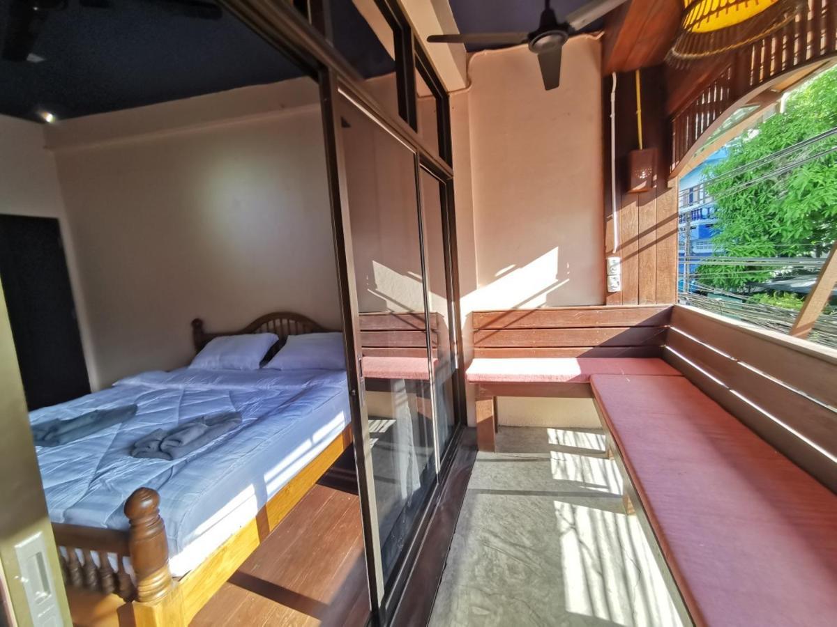 Madera House Chiang Mai Hotell Eksteriør bilde