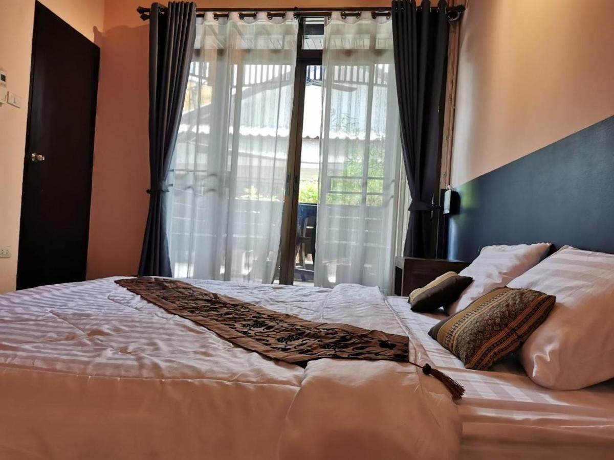Madera House Chiang Mai Hotell Eksteriør bilde