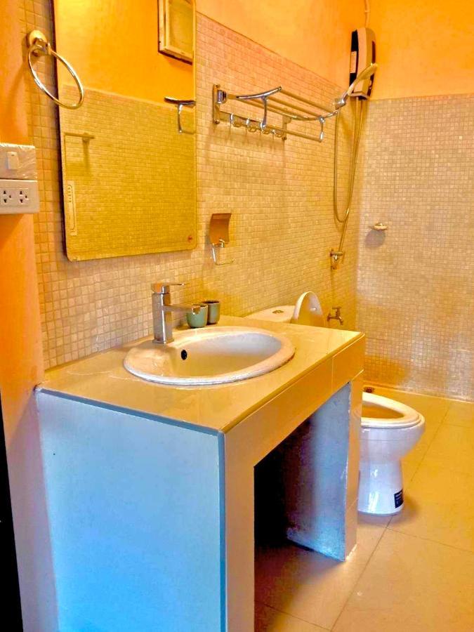 Madera House Chiang Mai Hotell Eksteriør bilde