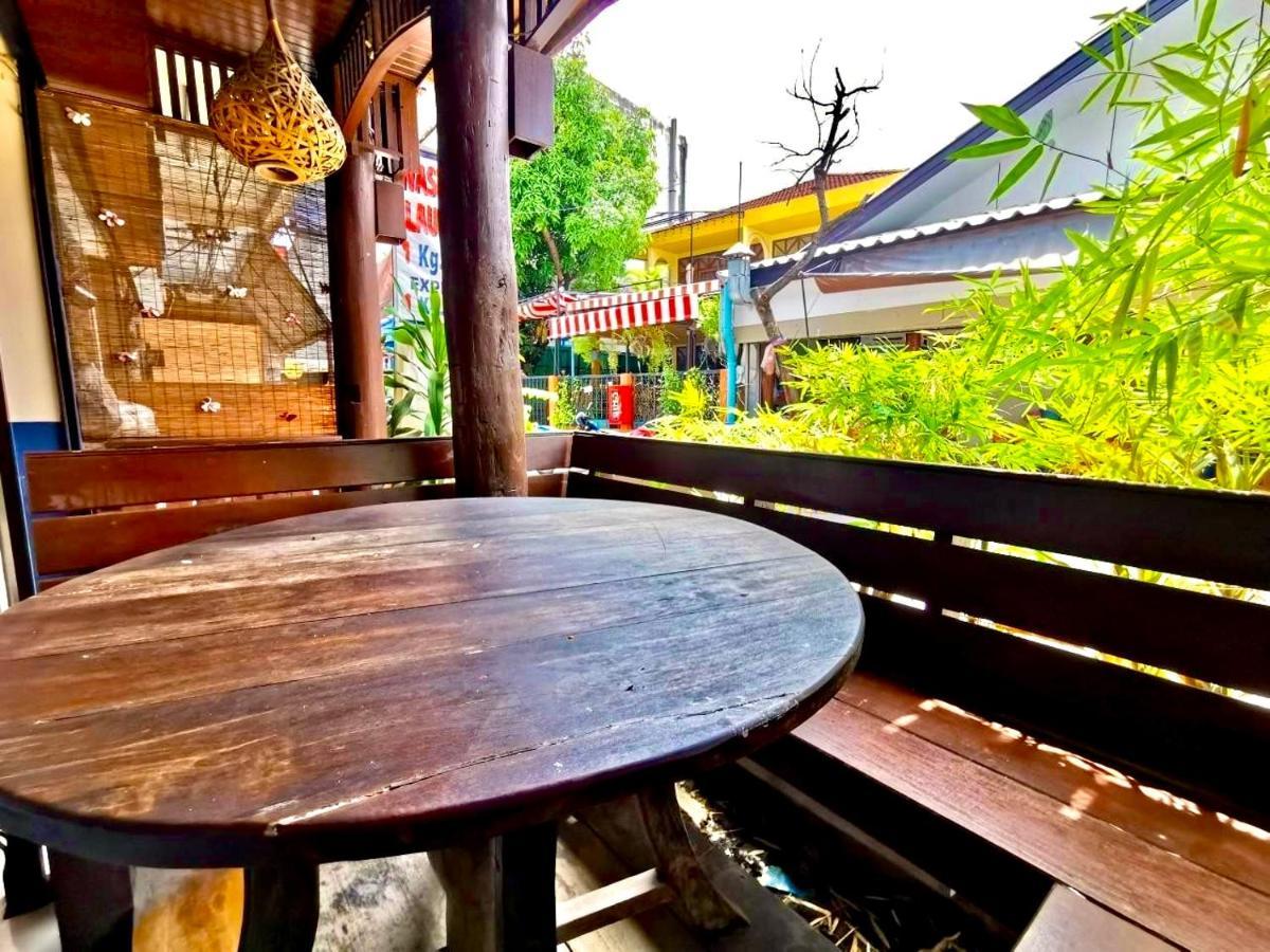Madera House Chiang Mai Hotell Eksteriør bilde