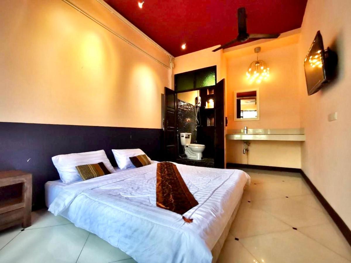 Madera House Chiang Mai Hotell Eksteriør bilde