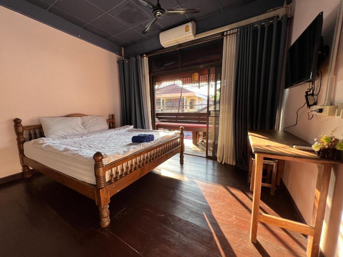 Madera House Chiang Mai Hotell Eksteriør bilde