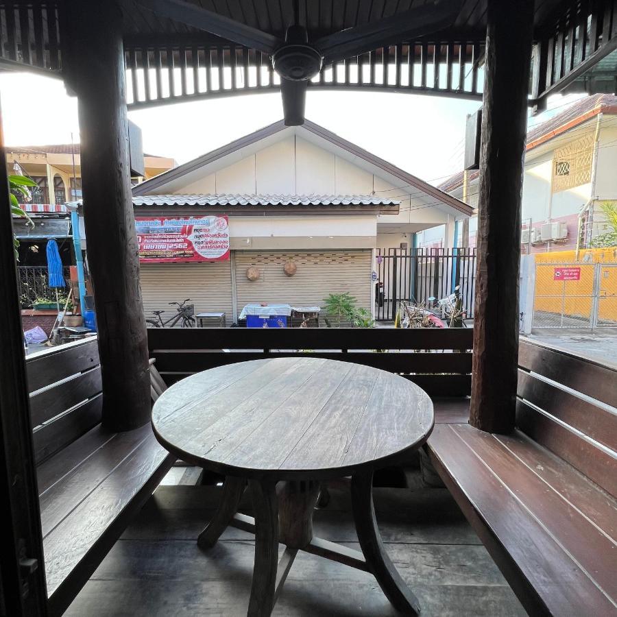Madera House Chiang Mai Hotell Eksteriør bilde