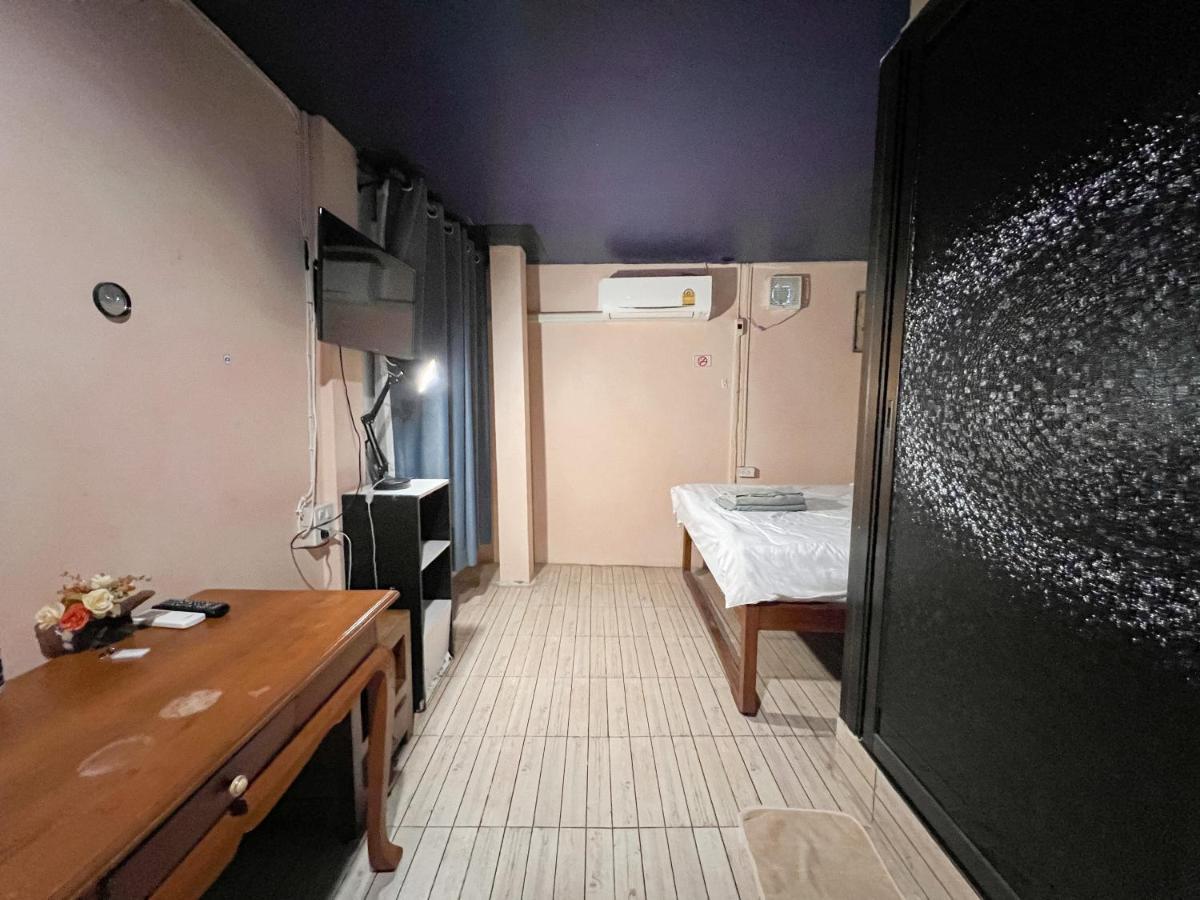 Madera House Chiang Mai Hotell Eksteriør bilde